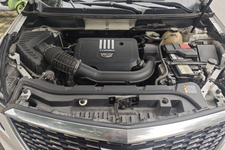 Used Cadillac XT5 2022 2.0T Two-Wheel Drive Luxury Version Engine Bay