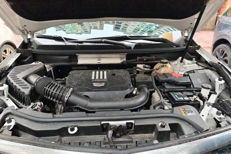 Used Cadillac XT5 2022 2.0T Two-Wheel Drive Luxury Version Engine Bay