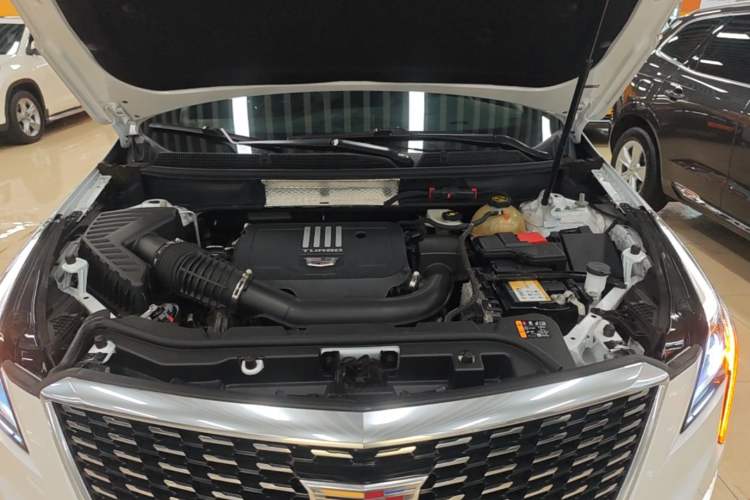 Used Cadillac XT5 2022 2.0T Two-Wheel Drive Luxury Version Engine Bay