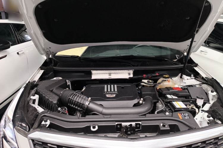 Used Cadillac XT5 2022 2.0T Two-Wheel Drive Luxury Version Engine Bay