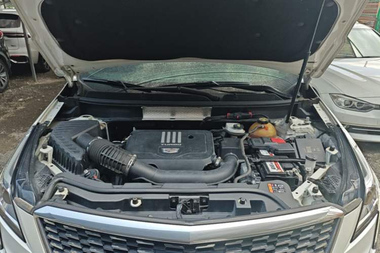 Used Cadillac XT5 2022 2.0T Two-Wheel Drive Luxury Version Engine Bay