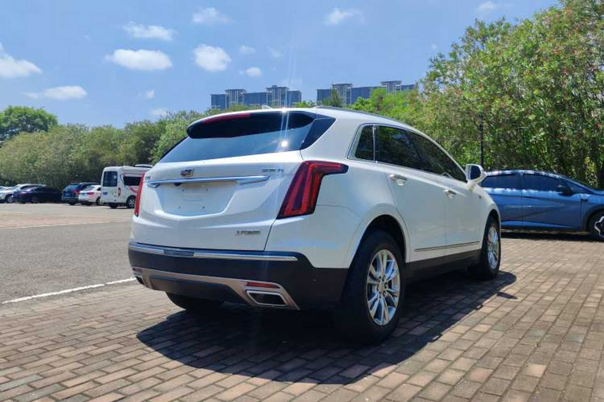 Used Cadillac XT5 2022 2.0T Two-Wheel Drive Luxury Version Exterior 3