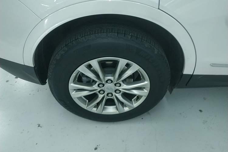 Used Cadillac XT5 2022 2.0T Two-Wheel Drive Luxury Version Exterior 5