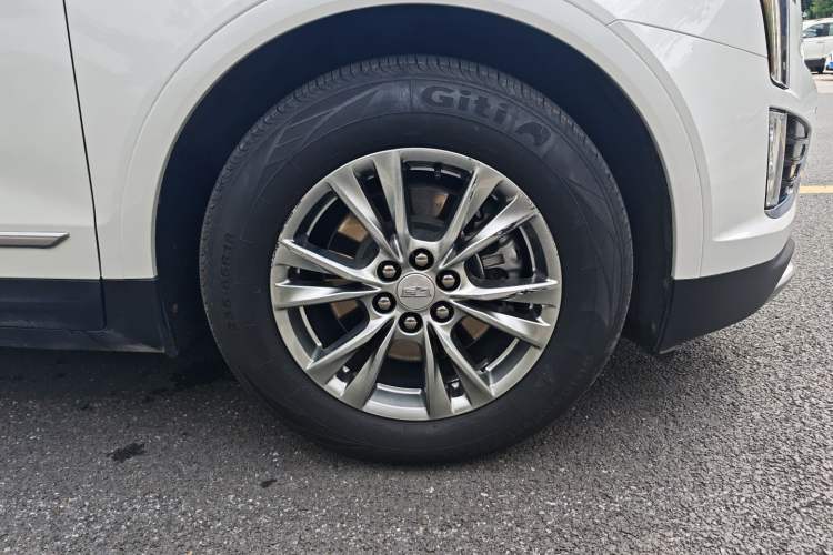 Used Cadillac XT5 2022 2.0T Two-Wheel Drive Luxury Version Exterior 5