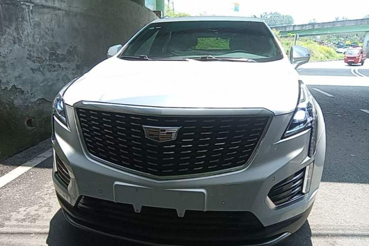 Used Cadillac XT5 2022 2.0T Two-Wheel Drive Luxury Version Front
