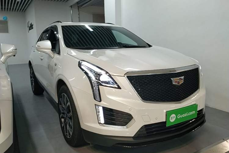 Used Cadillac XT5 2022 2.0T Four-Wheel Drive Luxury Version (Hummingbird Edition) Front Right 45 Deg