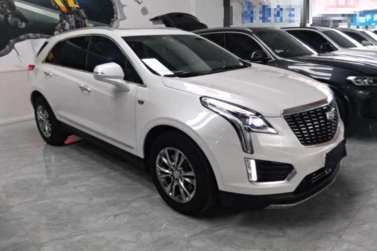 Used Cadillac XT5 2022 2.0T Two-Wheel Drive Luxury Version Front Right 45 Deg