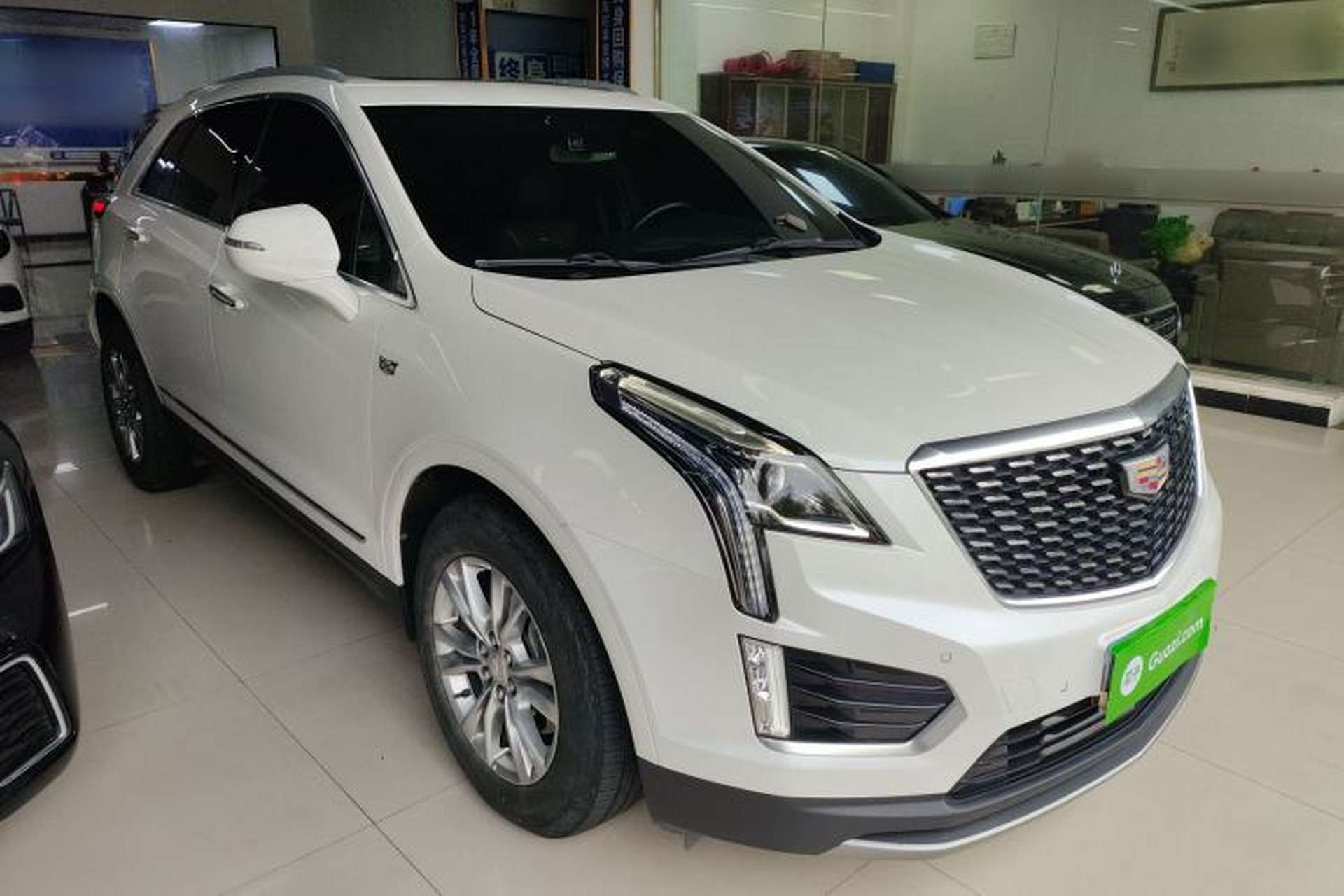 Used Cadillac XT5 2022 2.0T Two-Wheel Drive Luxury Version Front Right 45 Deg