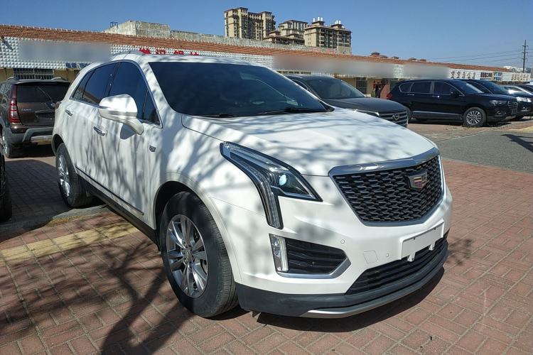 Used Cadillac XT5 2022 2.0T Two-Wheel Drive Luxury Version Front Right 45 Deg