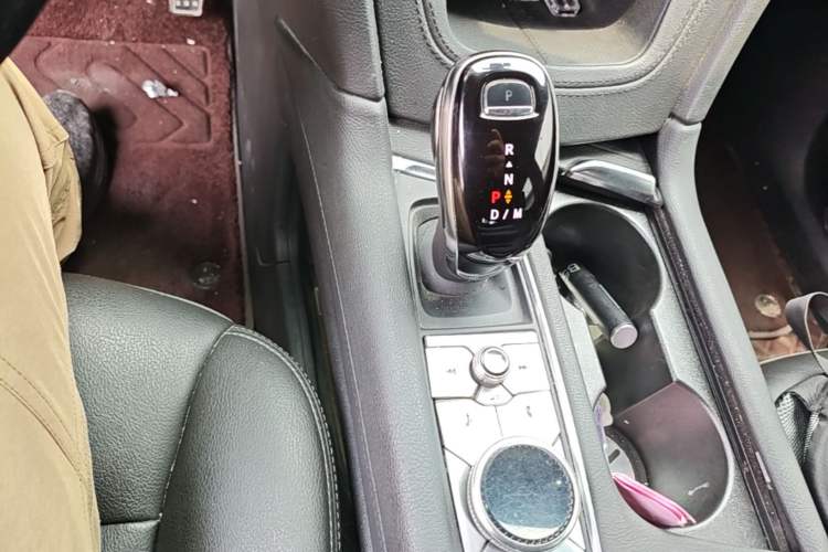 Used Cadillac XT5 2022 2.0T Two-Wheel Drive Luxury Version Gear Lever