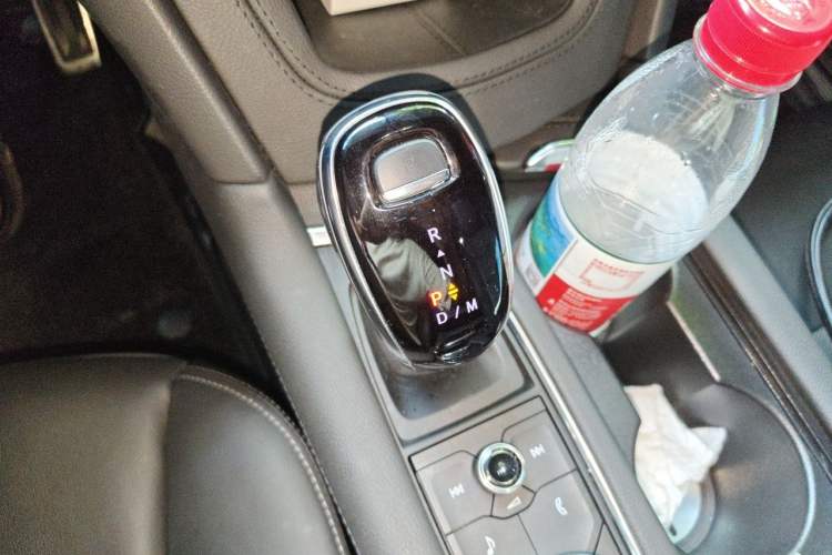 Used Cadillac XT5 2022 2.0T Four-Wheel Drive Luxury Version (Hummingbird Edition) Gear Lever