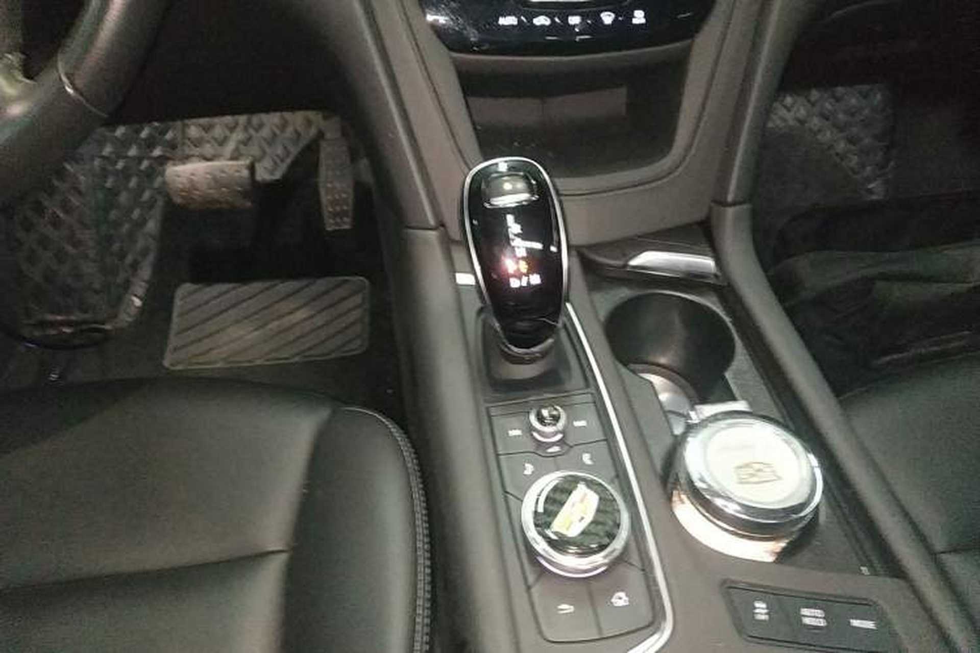 Used Cadillac XT5 2022 2.0T Two-Wheel Drive Luxury Version Gear Lever