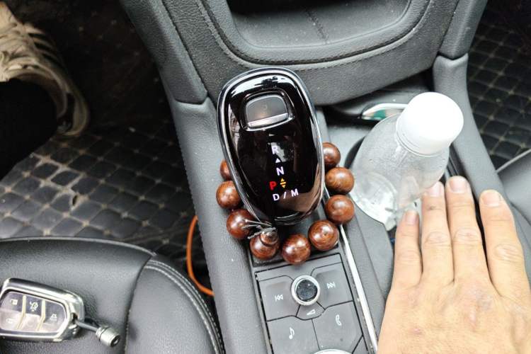 Used Cadillac XT5 2022 2.0T Two-Wheel Drive Luxury Version Gear Lever