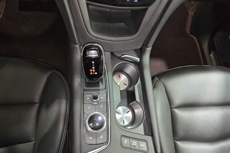 Used Cadillac XT5 2022 2.0T Two-Wheel Drive Luxury Version Gear Lever