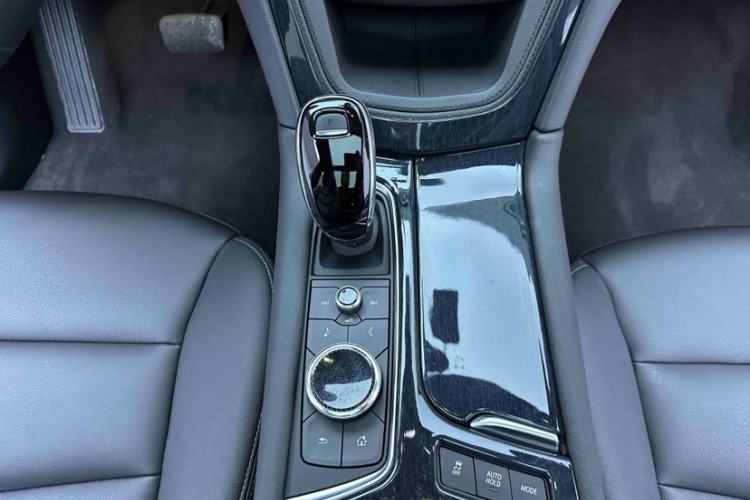 Used Cadillac XT5 2022 2.0T Two-Wheel Drive Luxury Version Gear Lever