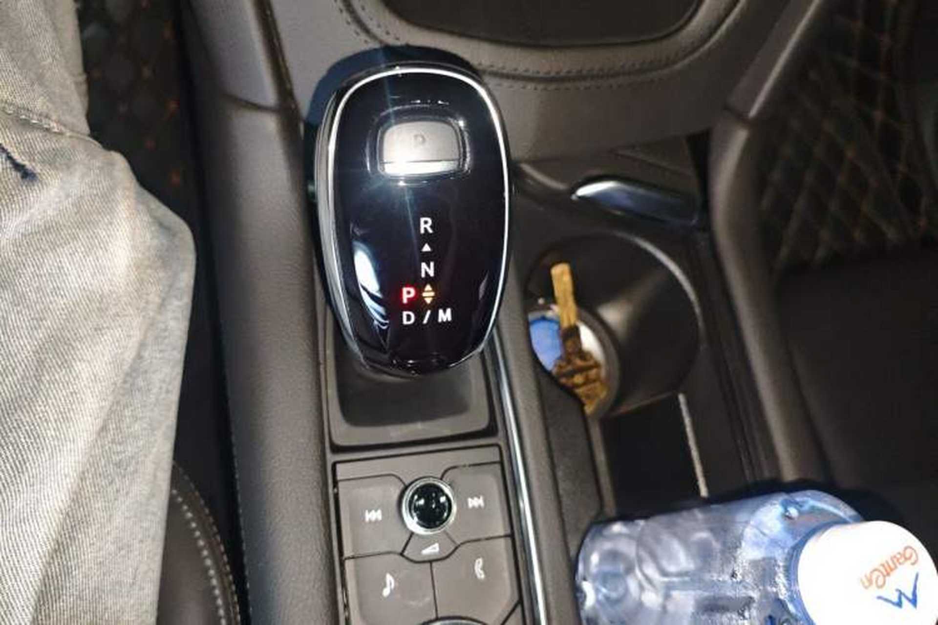 Used Cadillac XT5 2022 2.0T Four-Wheel Drive Luxury Version (Hummingbird Edition) Gear Lever