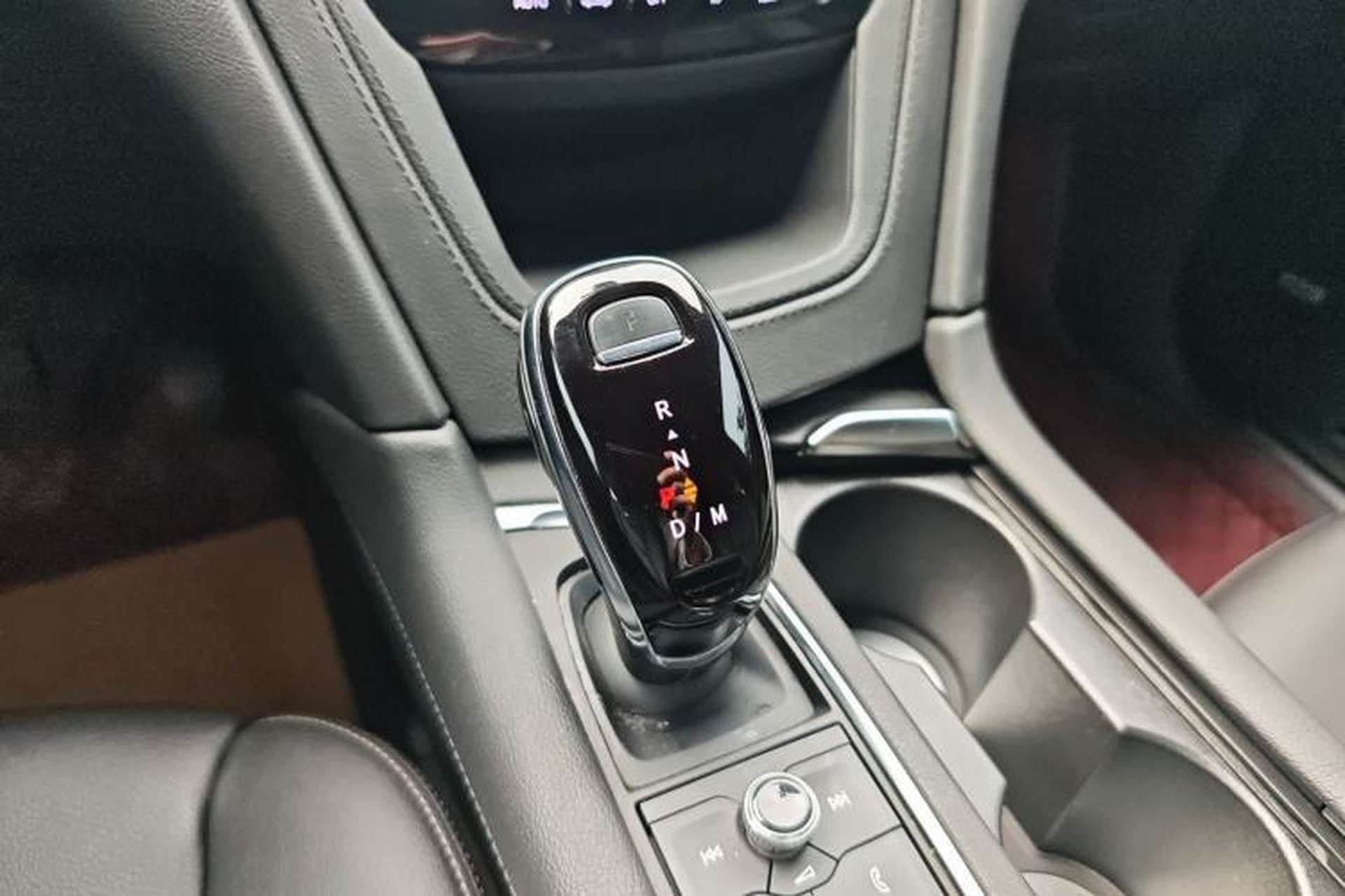 Used Cadillac XT5 2022 2.0T Two-Wheel Drive Luxury Version Gear Lever