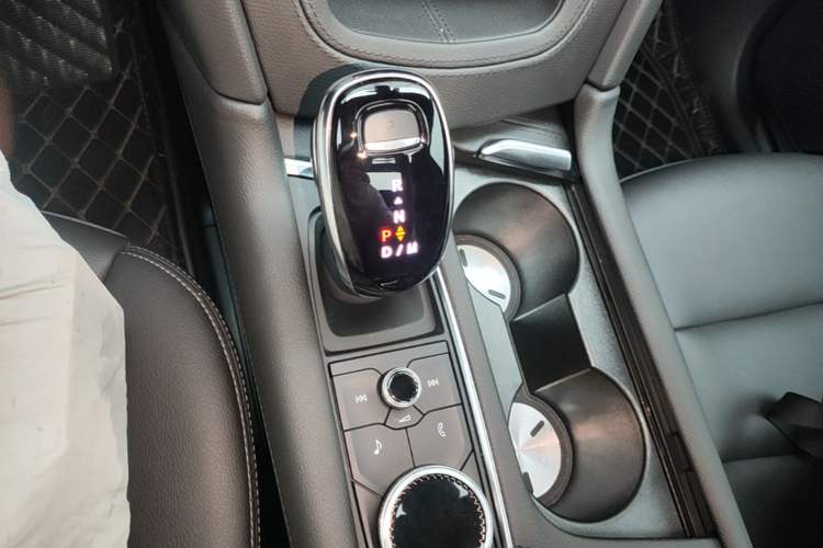 Used Cadillac XT5 2022 2.0T Two-Wheel Drive Luxury Version Gear Lever