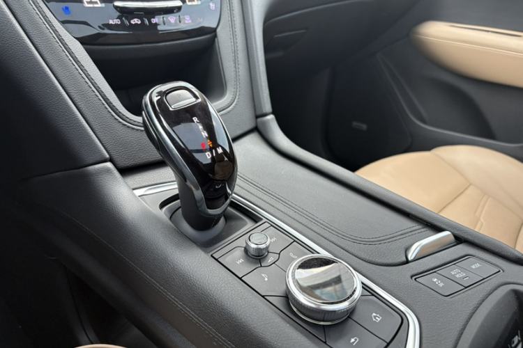 Used Cadillac XT5 2022 2.0T Four-Wheel Drive Platinum Edition Gear Lever