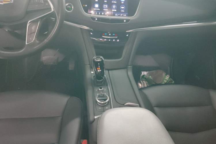 Used Cadillac XT5 2022 2.0T Two-Wheel Drive Luxury Version Gear Lever
