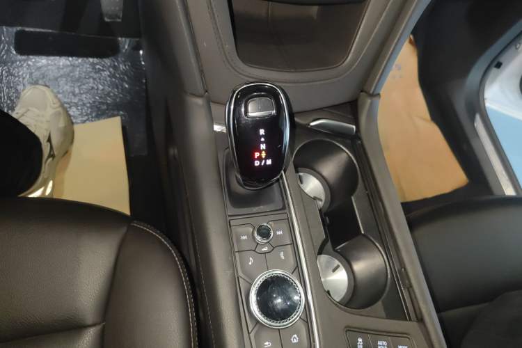 Used Cadillac XT5 2022 2.0T Two-Wheel Drive Luxury Version Gear Lever