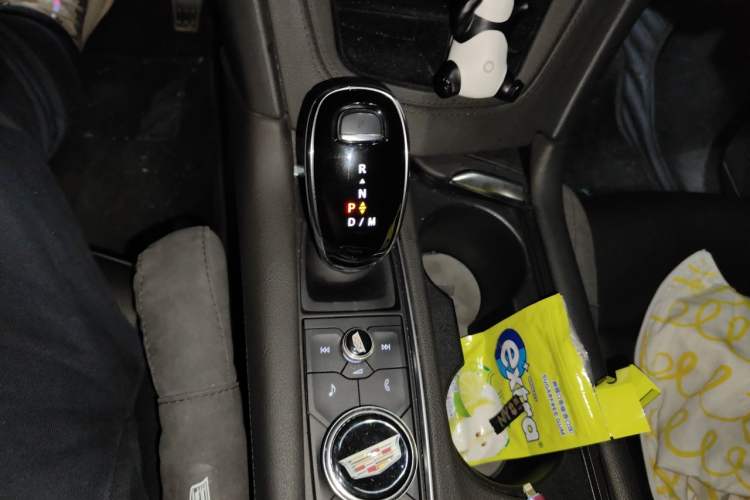 Used Cadillac XT5 2022 2.0T Two-Wheel Drive Luxury Version Gear Lever