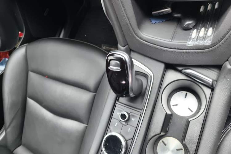 Used Cadillac XT5 2022 2.0T Two-Wheel Drive Luxury Version Gear Lever