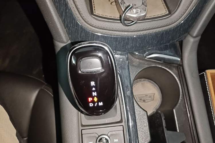 Used Cadillac XT5 2022 2.0T Two-Wheel Drive Luxury Version Gear Lever