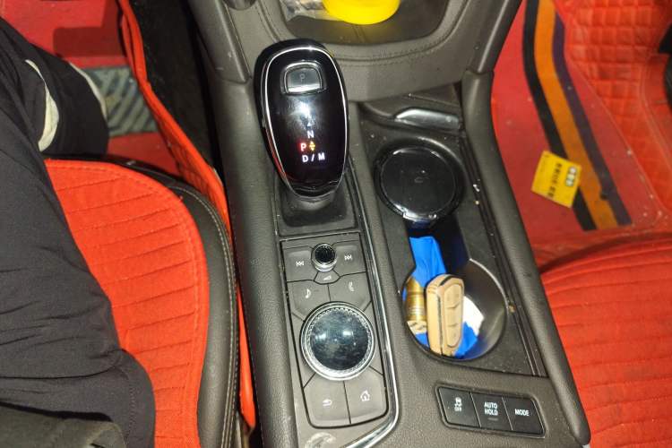 Used Cadillac XT5 2022 2.0T Two-Wheel Drive Luxury Version Gear Lever