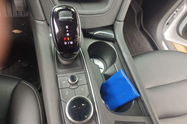 Used Cadillac XT5 2022 2.0T Two-Wheel Drive Luxury Version Gear Lever
