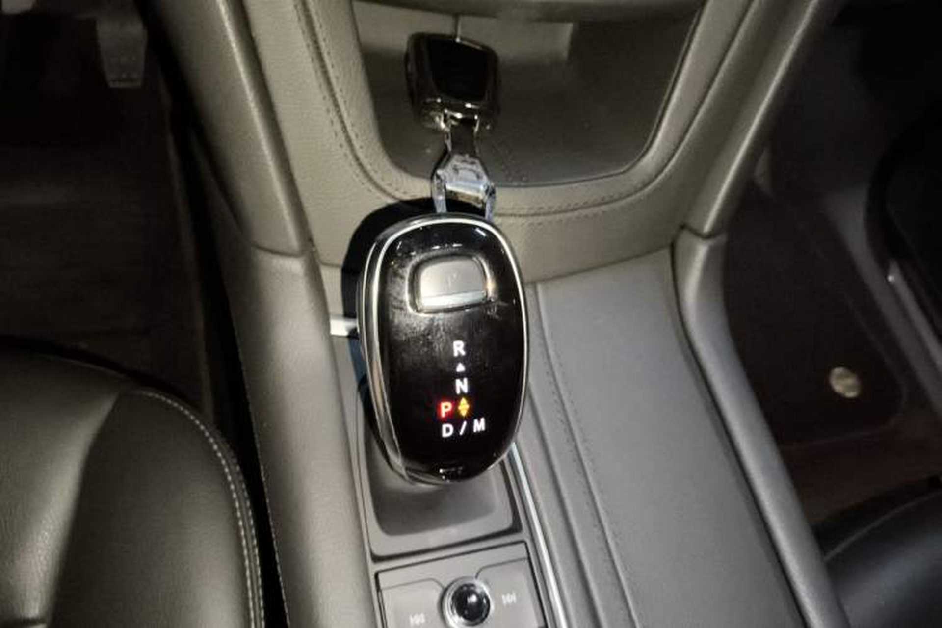 Used Cadillac XT5 2022 2.0T Two-Wheel Drive Luxury Version Gear Lever