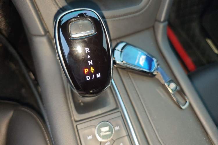 Used Cadillac XT5 2022 2.0T Four-Wheel Drive Luxury Version Gear Lever