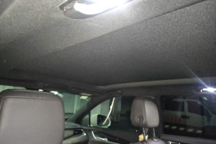 Used Cadillac XT5 2022 2.0T Two-Wheel Drive Luxury Version Headliner