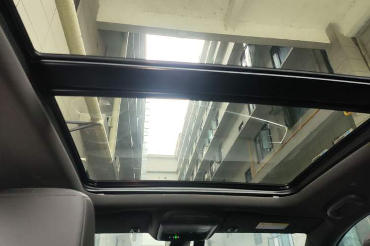 Used Cadillac XT5 2022 2.0T Two-Wheel Drive Luxury Version Headliner