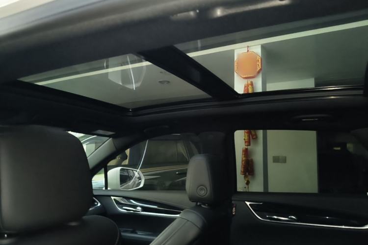 Used Cadillac XT5 2022 2.0T Two-Wheel Drive Luxury Version Headliner