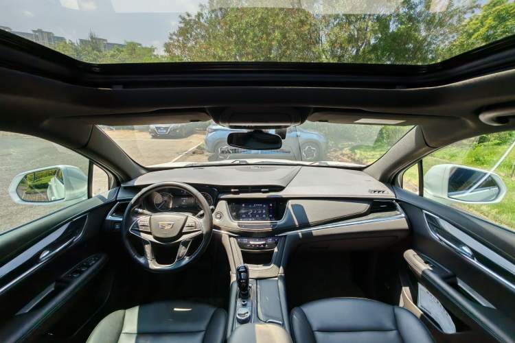 Used Cadillac XT5 2022 2.0T Two-Wheel Drive Luxury Version Interior 1