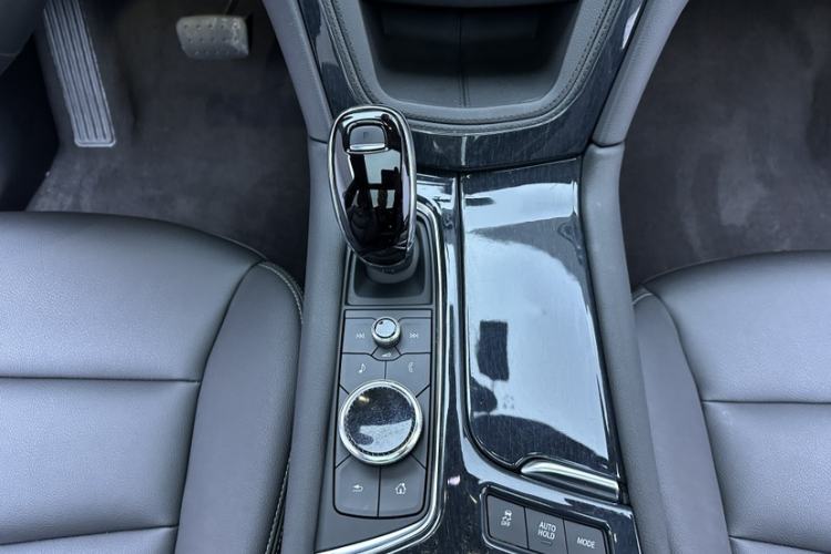 Used Cadillac XT5 2022 2.0T Two-Wheel Drive Luxury Version Interior 1