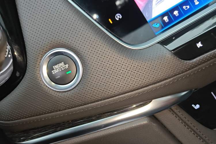 Used Cadillac XT5 2022 2.0T Two-Wheel Drive Luxury Version Interior 1