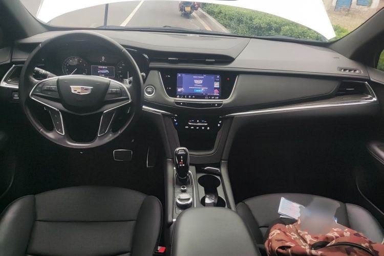 Used Cadillac XT5 2022 2.0T Four-Wheel Drive Premium Edition Interior 2