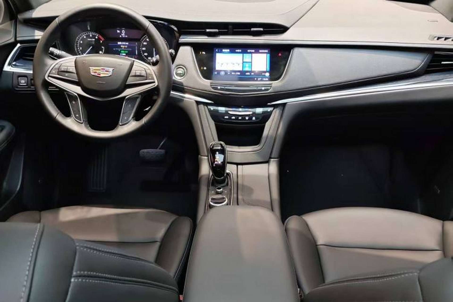 Used Cadillac XT5 2022 2.0T Two-Wheel Drive Luxury Version Interior 2