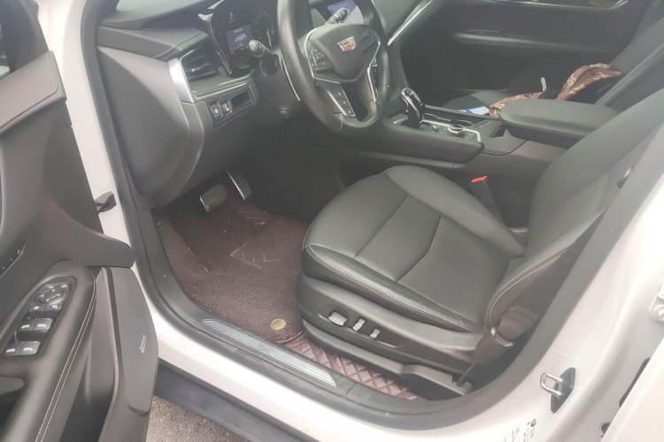 Used Cadillac XT5 2022 2.0T Four-Wheel Drive Premium Edition Interior 3