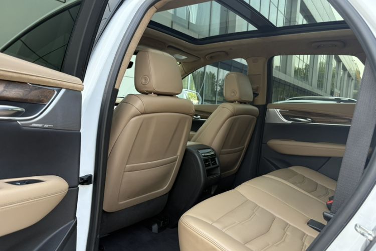 Used Cadillac XT5 2022 2.0T Four-Wheel Drive Platinum Edition Interior 3