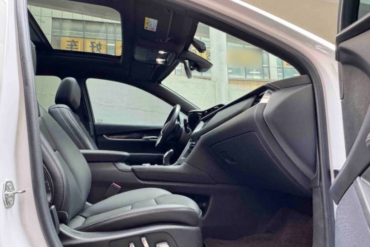 Used Cadillac XT5 2022 2.0T Two-Wheel Drive Luxury Version Interior 3
