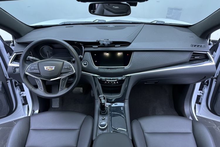 Used Cadillac XT5 2022 2.0T Two-Wheel Drive Luxury Version Interior 5