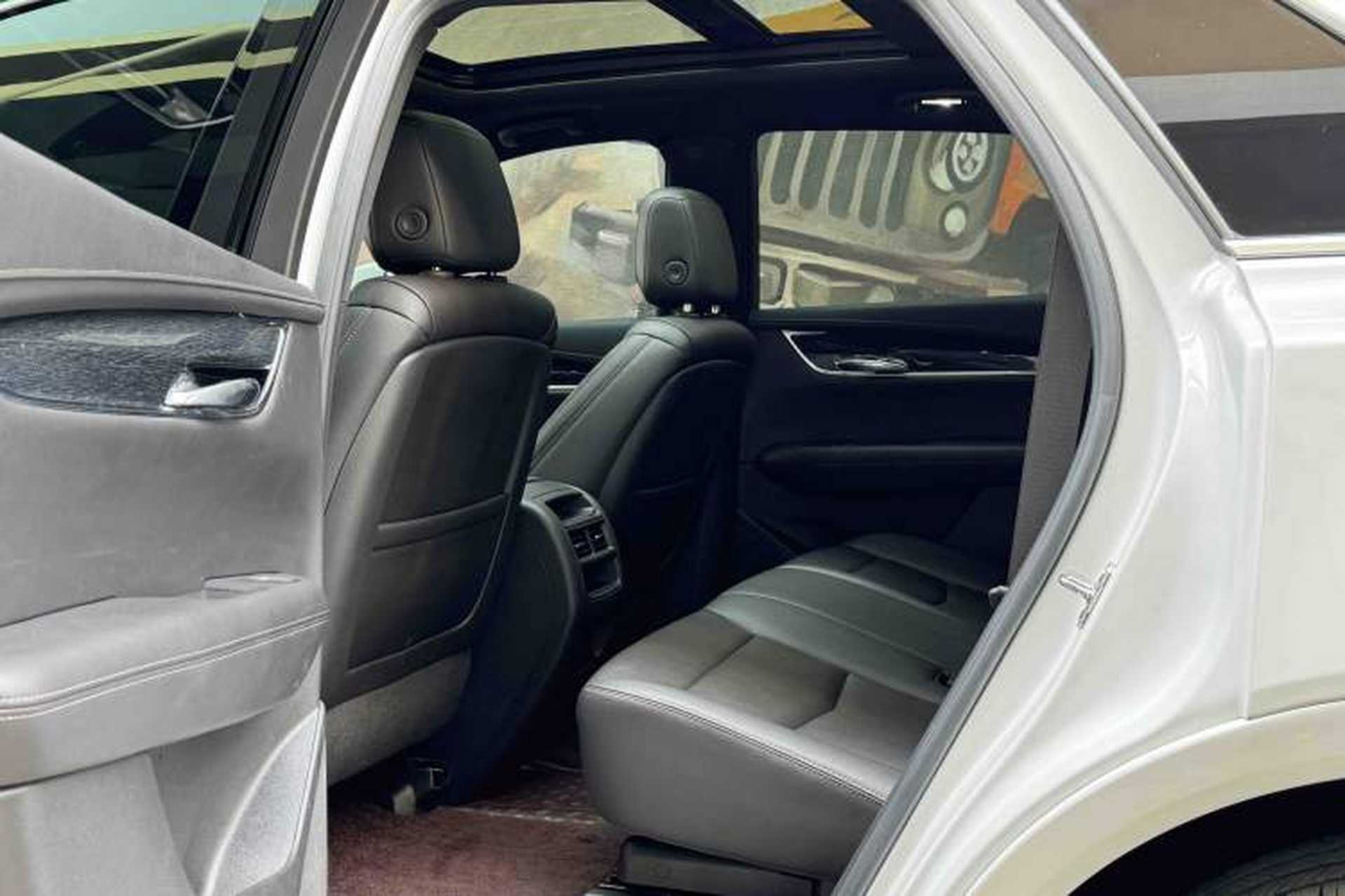 Used Cadillac XT5 2022 2.0T Two-Wheel Drive Luxury Version Interior 5