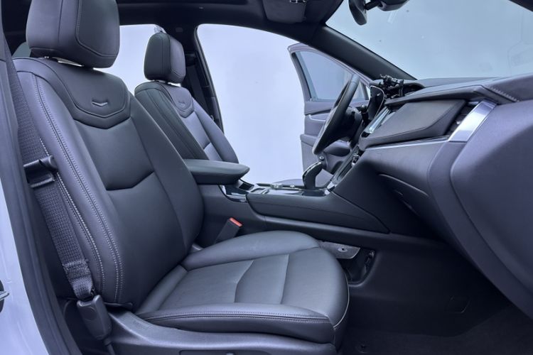 Used Cadillac XT5 2022 2.0T Two-Wheel Drive Luxury Version Interior 6