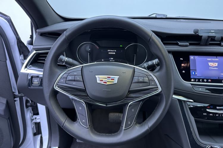 Used Cadillac XT5 2022 2.0T Two-Wheel Drive Luxury Version Interior 8