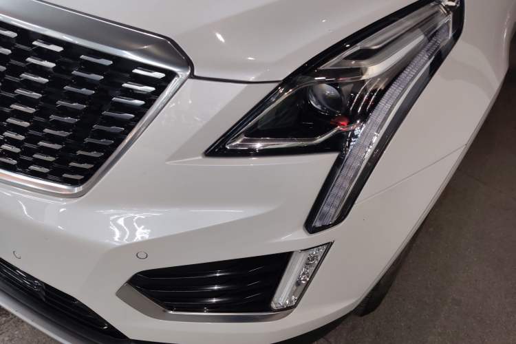 Used Cadillac XT5 2022 2.0T Two-Wheel Drive Luxury Version Left Front Headlight