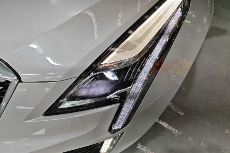 Used Cadillac XT5 2022 2.0T Two-Wheel Drive Luxury Version Left Front Headlight
