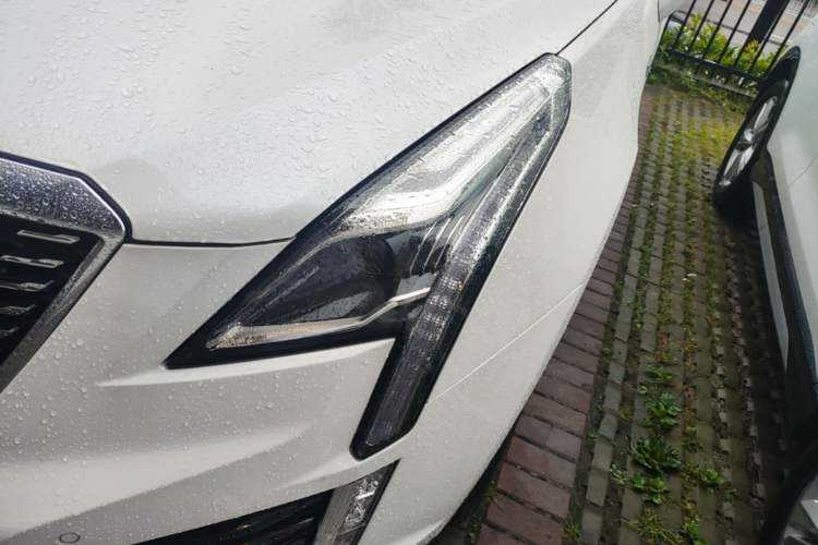 Used Cadillac XT5 2022 2.0T Two-Wheel Drive Luxury Version Left Front Headlight
